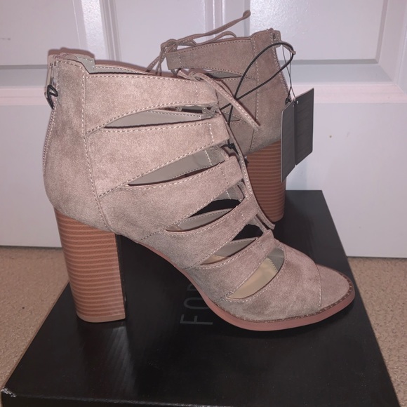 Tan Lace Up Heels - Picture 4 of 5